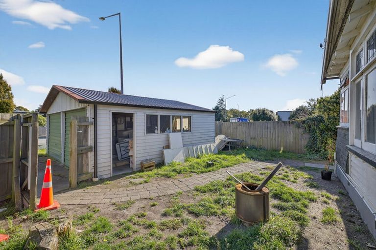 Photo of property in 186 Wainoni Road, Avondale, Christchurch, 8061