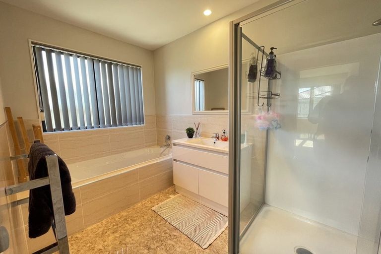 Photo of property in 13 Treestump Road, Takanini, 2112