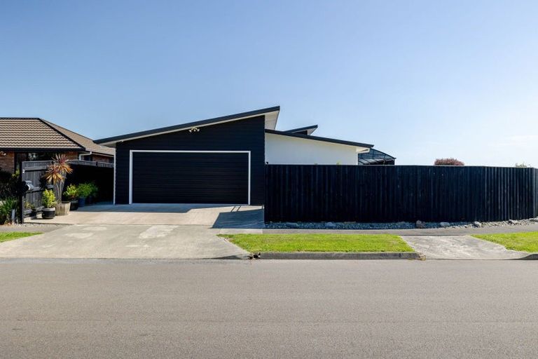 Photo of property in 2 Morocco Terrace, Kelvin Grove, Palmerston North, 4414