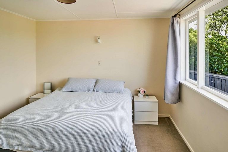 Photo of property in 24 Hollies Crescent, Johnsonville, Wellington, 6037