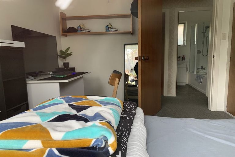 Photo of property in 1/37b Main Road, Redcliffs, Christchurch, 8081