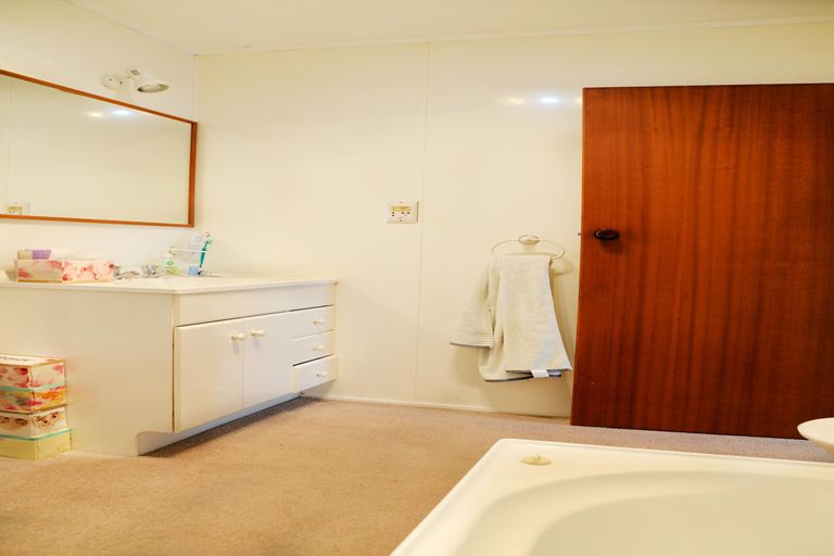 Photo of property in 5 Beaumaris Way, Conifer Grove, Takanini, 2112