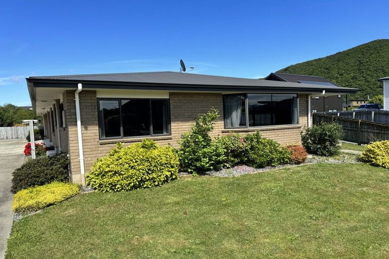 Photo of property in 7 Nautique Place, Waikawa, Picton, 7220