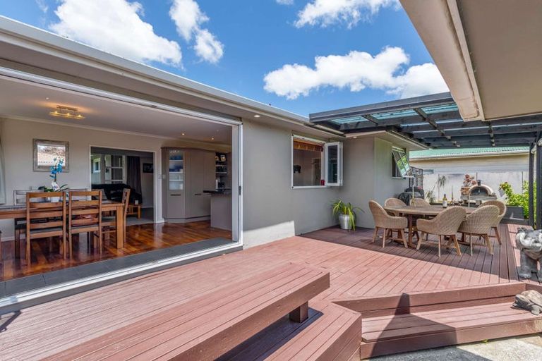 Photo of property in 7 Raglan Avenue, Cloverlea, Palmerston North, 4412