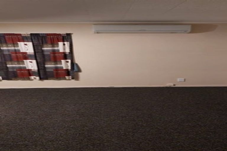 Photo of property in 2/100 Cargill Street, Papakura, 2110