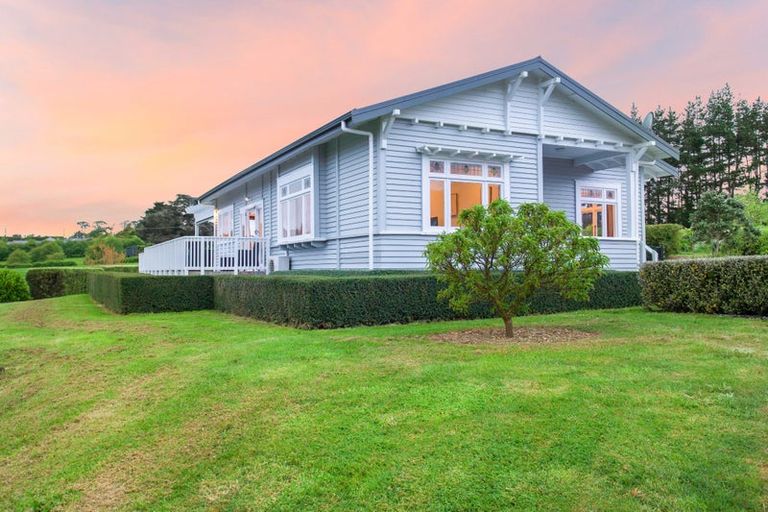 Photo of property in 52 Medhurst Road North, Bombay, 2675