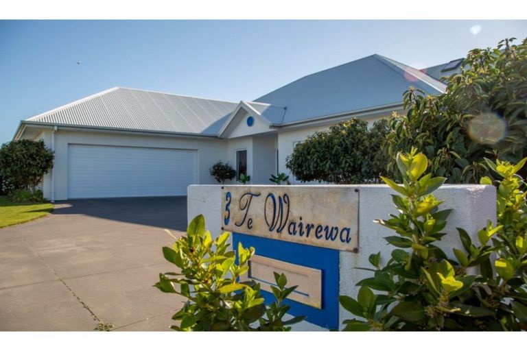 Photo of property in 3 Te Wairewa Street, Pegasus, 7612