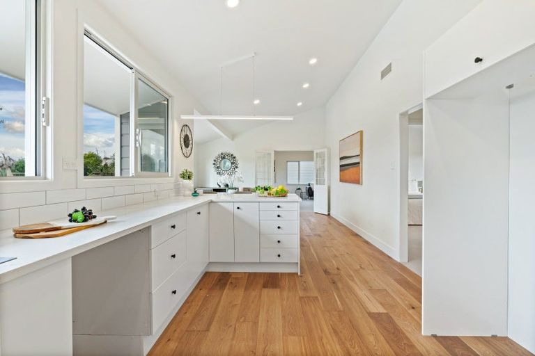 Photo of property in 4 Henley Road, Kaukapakapa, 0871