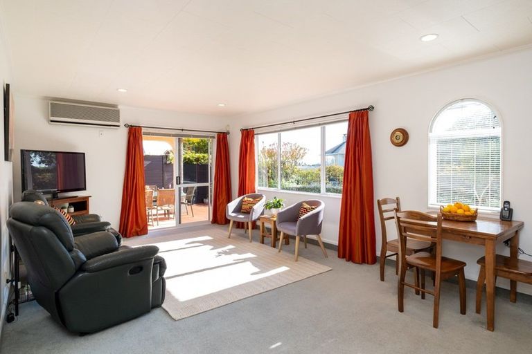 Photo of property in 60 Lucknow Road, Havelock North, 4130
