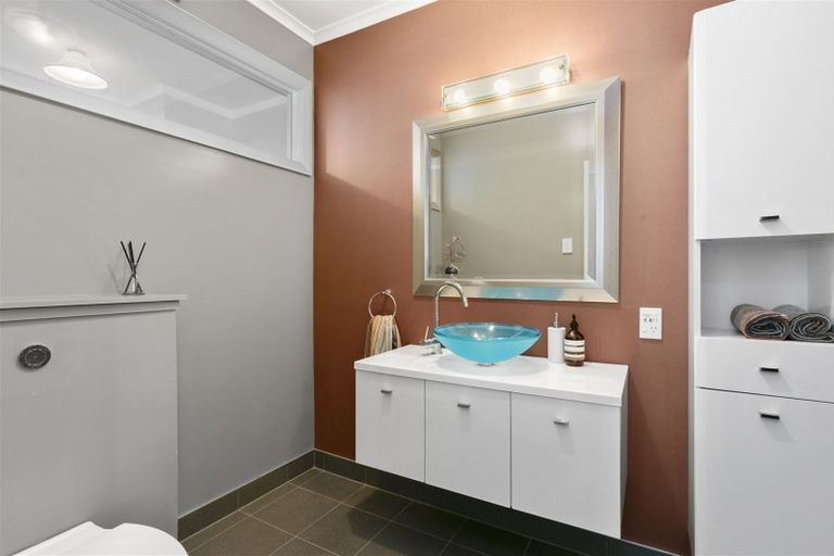 Photo of property in 88 Norton Park Grove, Waterloo, Lower Hutt, 5011