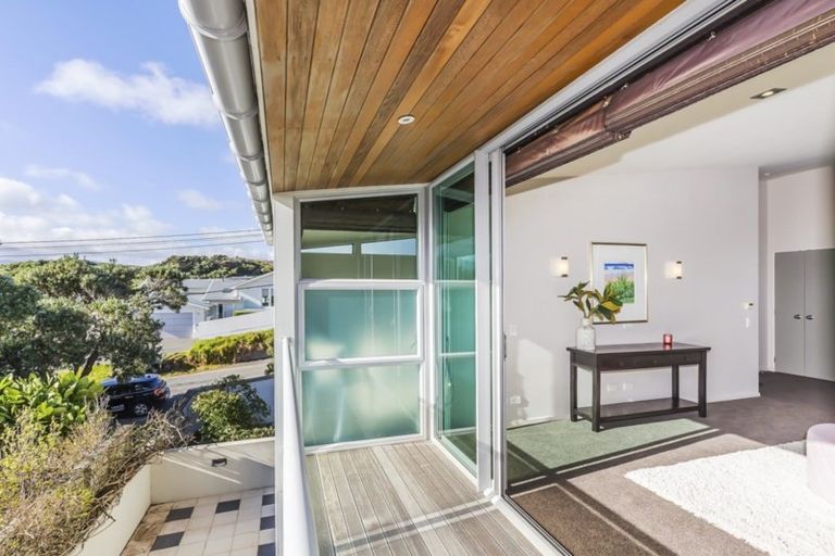 Photo of property in 32 Mantell Street, Seatoun, Wellington, 6022