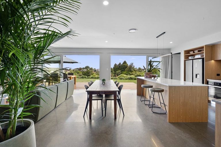 Photo of property in 5 Greenpath Lane, Hurworth, New Plymouth, 4310