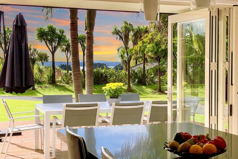 Photo of property in 16 Kotare Heights, Kerikeri, 0230