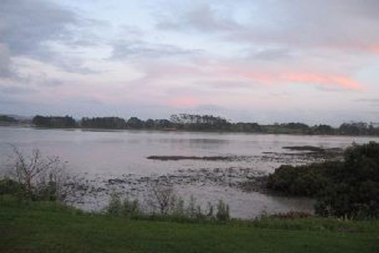 Photo of property in 116 Carnoustie Drive, Wattle Downs, Auckland, 2103