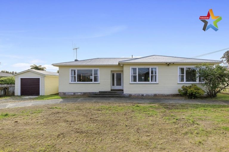 Photo of property in 137 Weraroa Road, Levin, 5510