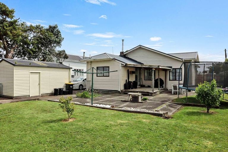 Photo of property in 145 Romilly Street, Westport, 7825