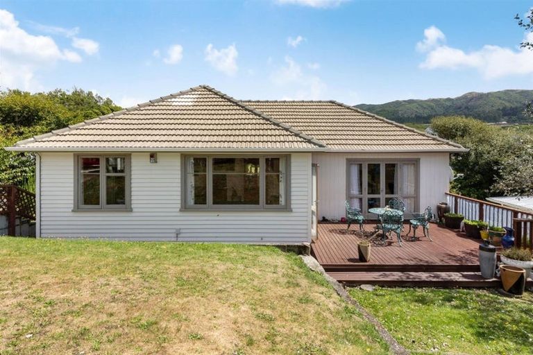 Photo of property in 12 Anthony Street, Tawa, Wellington, 5028