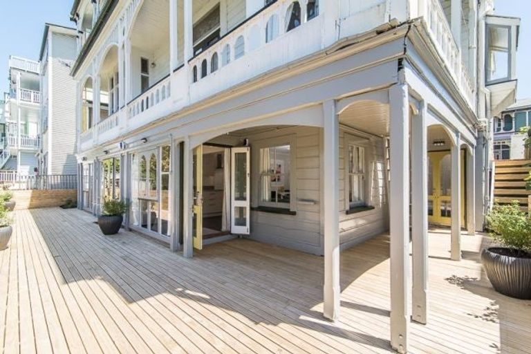 Photo of property in 1/219 The Terrace, Wellington Central, Wellington, 6011