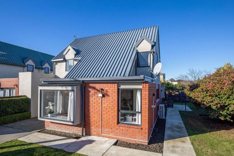 Photo of property in 2/10 Nortons Road, Avonhead, Christchurch, 8042