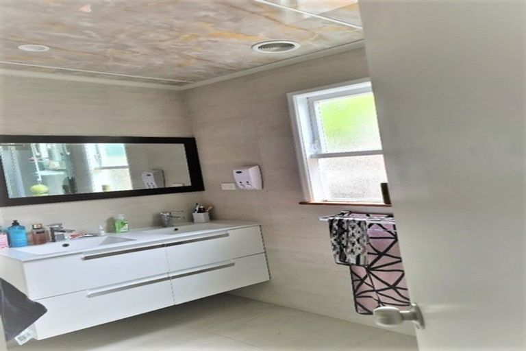 Photo of property in 1 Rosalind Road, Glenfield, Auckland, 0629