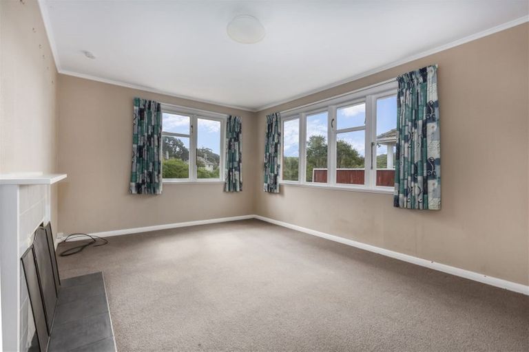 Photo of property in 4 Brown Grove, Ranui, Porirua, 5024