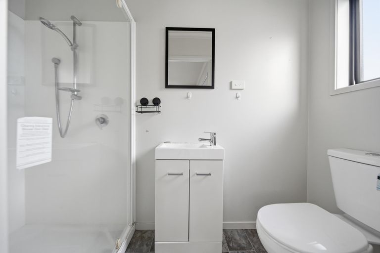 Photo of property in 3 Halberg Street, Glenfield, Auckland, 0629