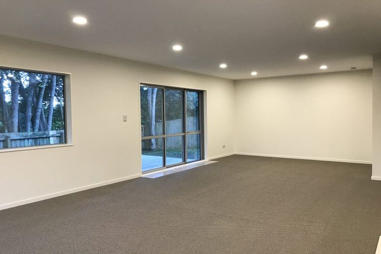 Photo of property in 52a Ennis Avenue, Pakuranga Heights, Auckland, 2010