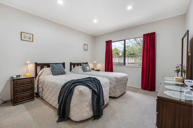 Photo of property in 96a Collingwood Road, Waiuku, 2123