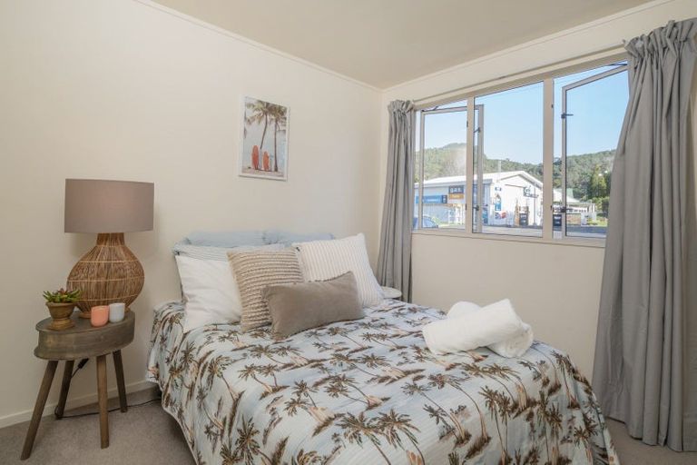 Photo of property in 37 Hahei Beach Road, Hahei, Whitianga, 3591
