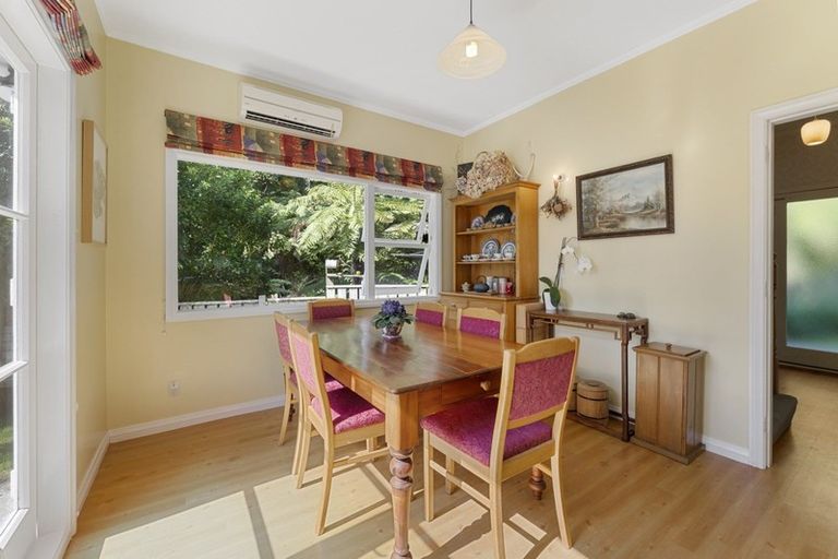 Photo of property in 33 Elmslie Road, Pinehaven, Upper Hutt, 5019