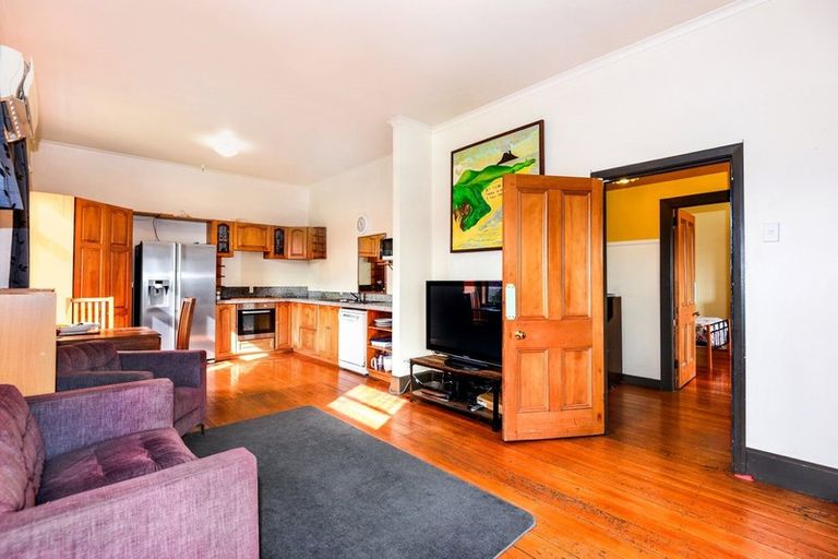 Photo of property in 1/96 Somerfield Street, Somerfield, Christchurch, 8024