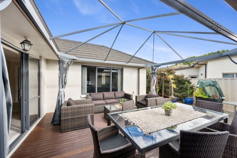 Photo of property in 15 Pinotage Drive, Greenmeadows, Napier, 4112