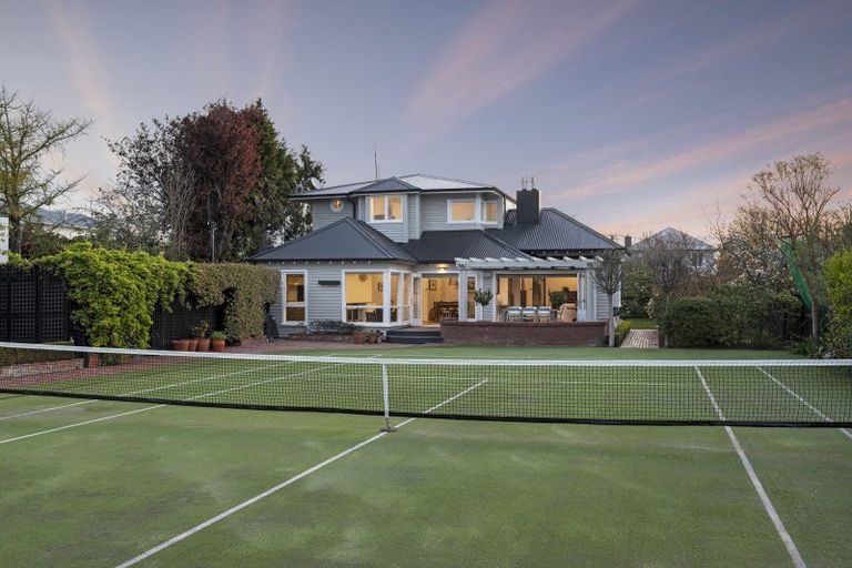 Photo of property in 12 Watford Street, Strowan, Christchurch, 8052