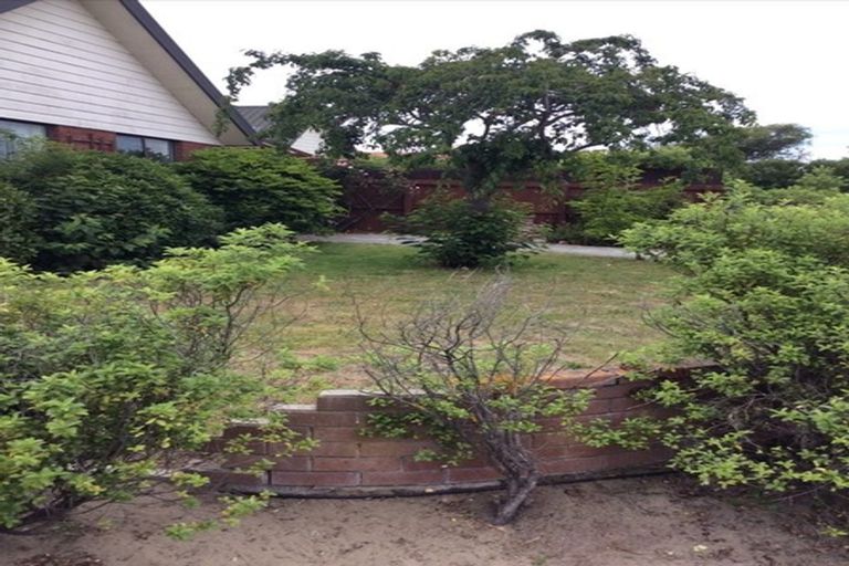 Photo of property in 2 Farm Lane, Parklands, Christchurch, 8083