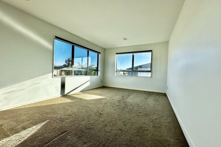 Photo of property in 33 Rohi Place, Flat Bush, Auckland, 2019
