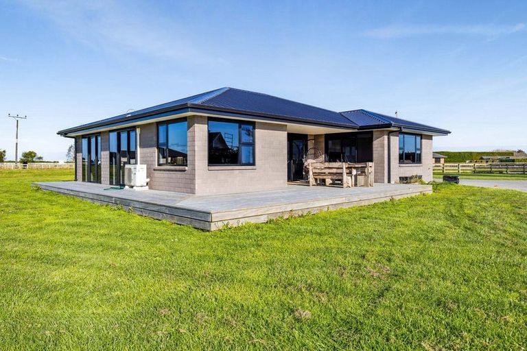 Photo of property in 261 Ohangai Road, Hawera, 4673