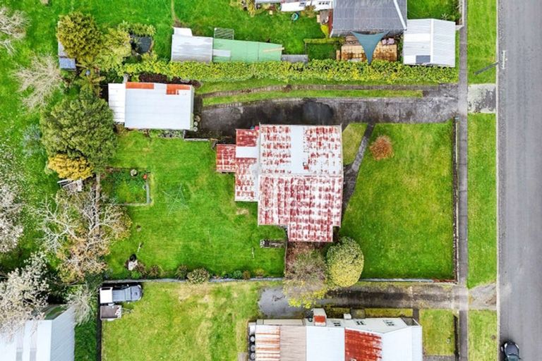 Photo of property in 17 Standish Street, Inglewood, 4330