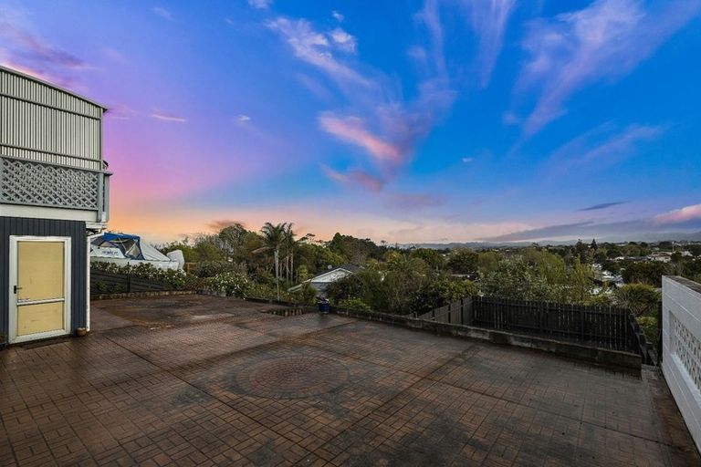 Photo of property in 25 Donovan Avenue, Massey, Auckland, 0614