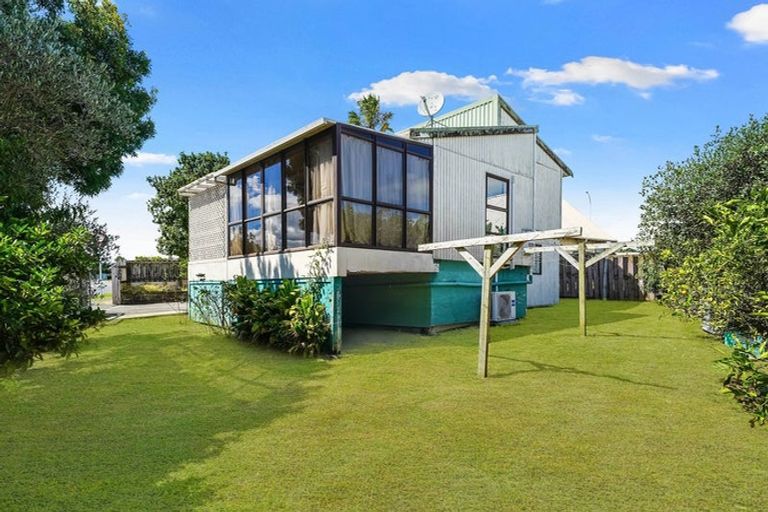 Photo of property in 90 Te Irirangi Drive, Clover Park, Auckland, 2019