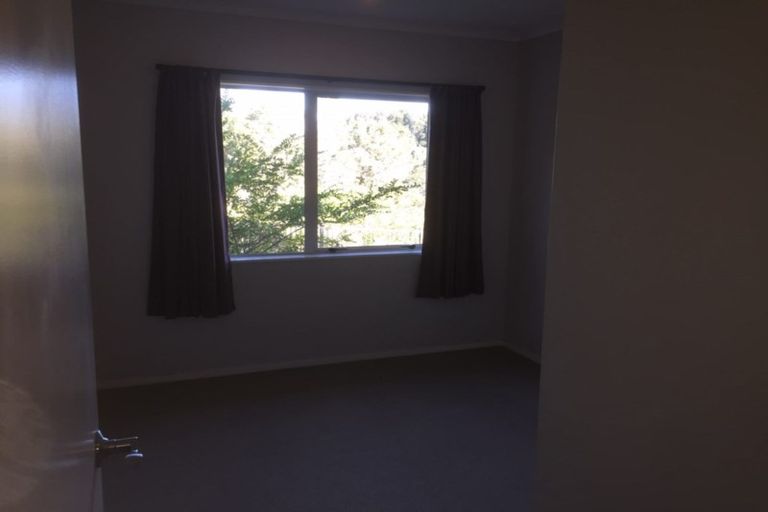 Photo of property in 16 Mckinley Road, Sunnyvale, Auckland, 0612