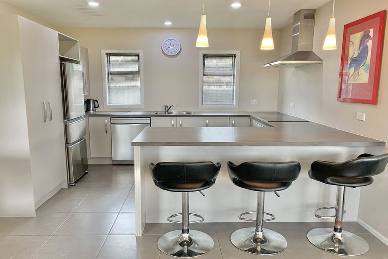 Photo of property in 8 Latham Stubbs Crescent, Waipawa, 4210