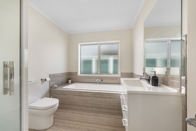 Photo of property in 12 Wills Road, Bell Block, New Plymouth, 4312