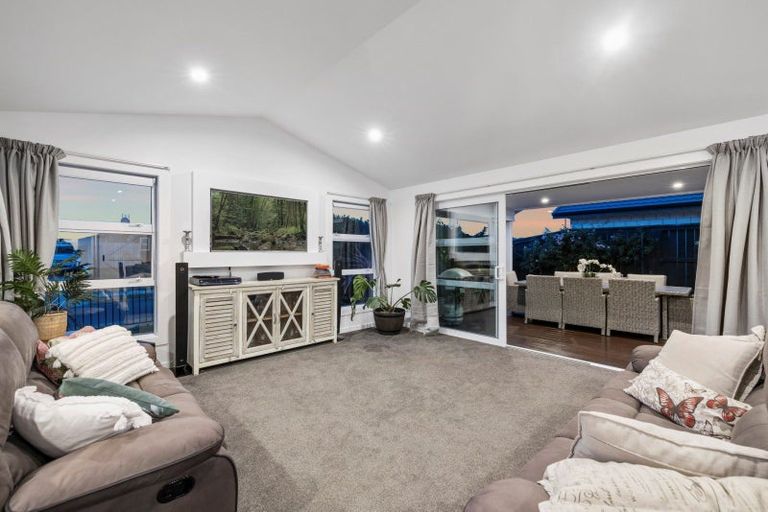 Photo of property in 1 Wahaika Way, Papamoa Beach, Papamoa, 3118