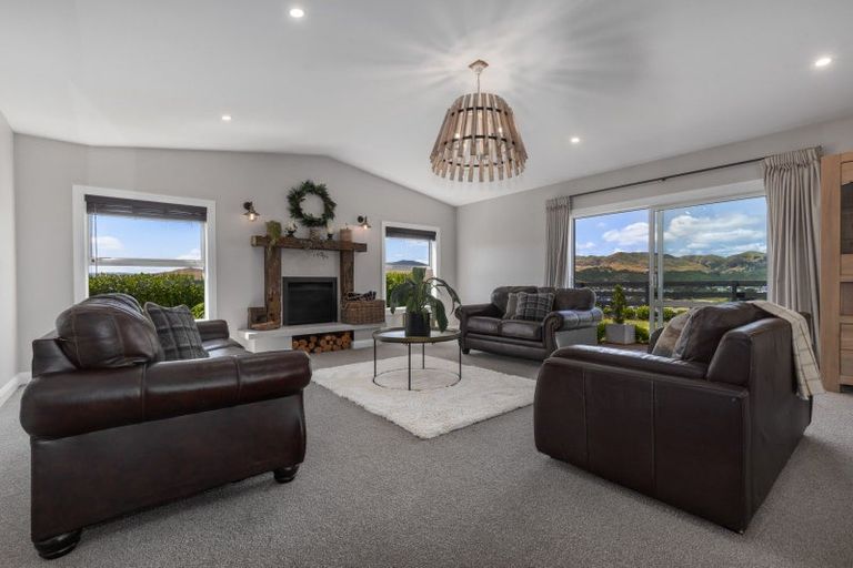 Photo of property in 9 Baxters Rise, Aotea, Porirua, 5024