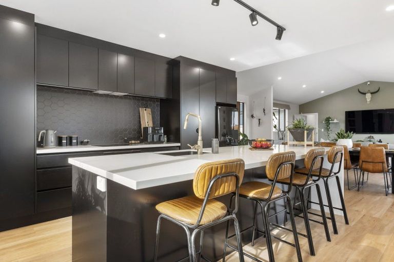 Photo of property in 11 Midsummer Avenue, Stratford, 4332