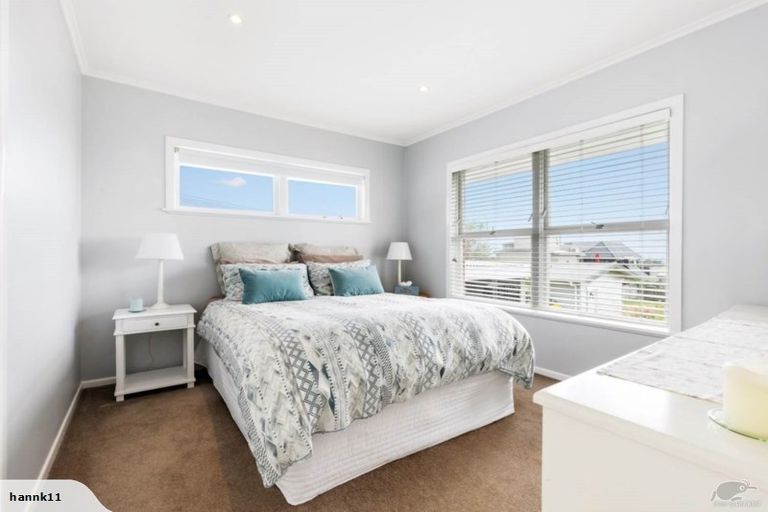 Photo of property in 1/73 Castor Bay Road, Castor Bay, Auckland, 0620