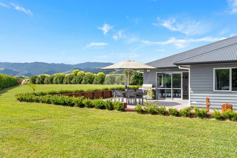 Photo of property in 49 Ohau Terraces, Ohau, Levin, 5570