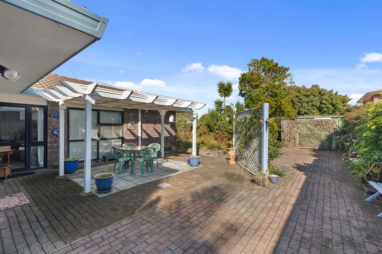 Photo of property in 9 Crampton Court, Orewa, 0931