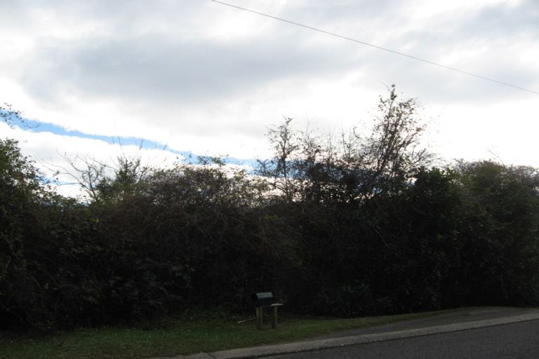 Photo of property in 1/596 East Coast Road, Pinehill, Auckland, 0630