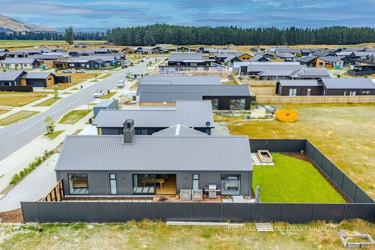 Photo of property in 8 Longview Drive, Lake Hawea, 9382